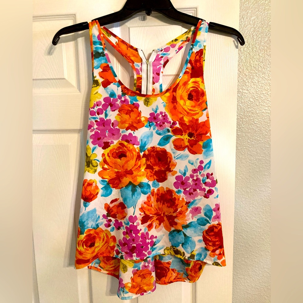 Gorgeous tank in xl feels like silk